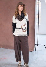 Load image into Gallery viewer, DISTINCTIVE MARKINGS top