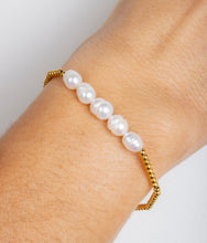 Load image into Gallery viewer, Beatrice 18k gold plated bracelet