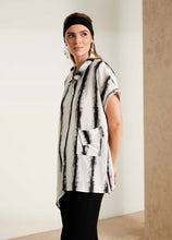 Load image into Gallery viewer, Blurred Stripe Shirt