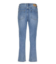 Load image into Gallery viewer, Tara light stone Jeans 27” leg length
