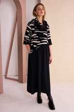 Load image into Gallery viewer, Print Dress with Plain Black Bottom And Pockets