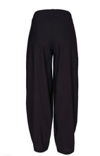 Load image into Gallery viewer, Black Shaped Trousers With Tucks At Front