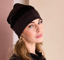 Load image into Gallery viewer, Choko & Black Beanie Hat with Contrast Turn Up and Gloves