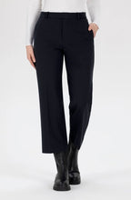 Load image into Gallery viewer, Fenja 2 - 650 Black Culottes