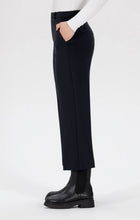 Load image into Gallery viewer, Fenja 2 - 650 Black Culottes
