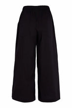 Load image into Gallery viewer, Crop Black Wide Leg Trousers with side pocket
