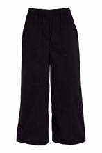 Load image into Gallery viewer, Crop Black Wide Leg Trousers with side pocket