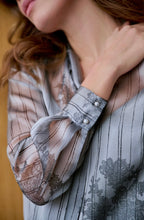 Load image into Gallery viewer, Step Blouse
