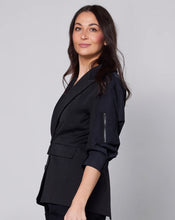 Load image into Gallery viewer, Yuki Black Blazer
