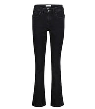 Load image into Gallery viewer, Babette Black 31” leg Length Jean
