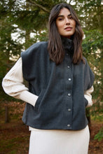 Load image into Gallery viewer, Vagna Sleeveless Gilet
