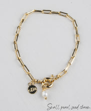 Load image into Gallery viewer, Amy Paperlink gold plated bracelet
