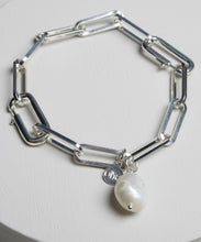 Load image into Gallery viewer, Belinda Paper link Silver Bracelet
