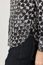 Load image into Gallery viewer, Geometric Print Shirt By Feria
