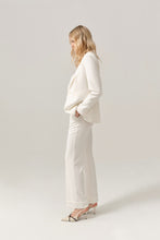 Load image into Gallery viewer, Feria White Blazer
