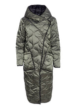 Load image into Gallery viewer, Quilted Queen Coat
