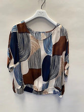 Load image into Gallery viewer, Collage brown and navy Top
