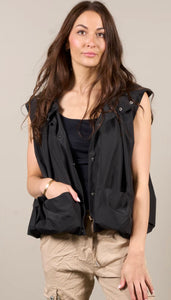 Vala Sleeveless jacket