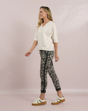 Load image into Gallery viewer, Winter white Jumper
