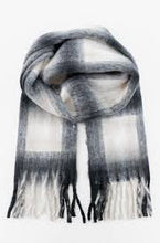 Load image into Gallery viewer, Hipke Mixed Grey Scarf
