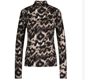 Rolinde Ethnic Print Top