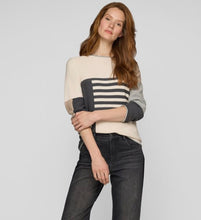 Load image into Gallery viewer, Rabe Pattern Jumper
