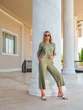 Load image into Gallery viewer, Khaki Dolcezza Crop Trousers

