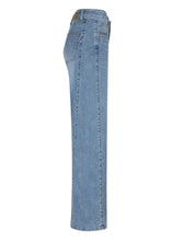 Load image into Gallery viewer, Claudette slanted seam light blue jean
