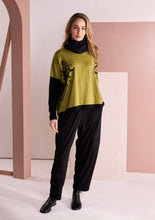 Load image into Gallery viewer, Avocado Placement Print Top With Front Angle Seam

