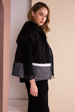 Load image into Gallery viewer, Colour Block Short Hooded Waistcoat
