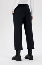 Load image into Gallery viewer, Fenja 2 - 650 Black Culottes
