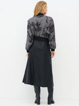 Load image into Gallery viewer, Elayne Jacket

