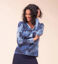 Load image into Gallery viewer, Alison Sheri Abstract V-Neck Jumper
