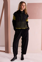 Load image into Gallery viewer, Black  Pull Up Trouser With Layed On Bands
