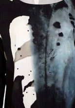 Load image into Gallery viewer, Print Round Neck Top With Contrast Sleeve

