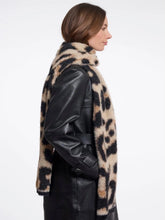 Load image into Gallery viewer, Tuli leopard print scarf

