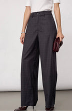 Load image into Gallery viewer, Elora Barrel Pant Trousers

