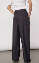 Load image into Gallery viewer, Elora Barrel Pant Trousers
