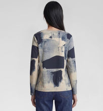 Load image into Gallery viewer, Rabe Abstract Print Top
