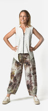 Load image into Gallery viewer, Camo Print Trousers
