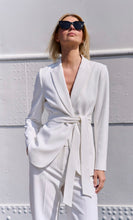 Load image into Gallery viewer, Feria White Blazer
