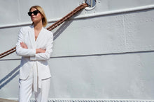 Load image into Gallery viewer, Feria White Blazer

