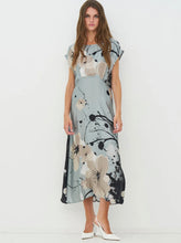 Load image into Gallery viewer, Cilje Dress
